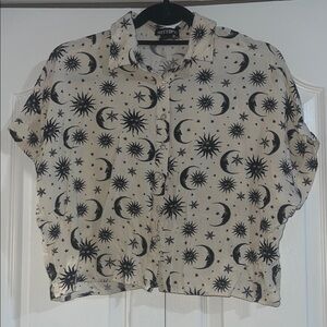 Hot Topic Celestial Print Button-Up Shirt SM Rayon